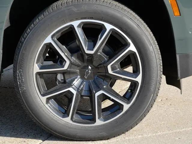 2026 Chevrolet Suburban RST, 4WD