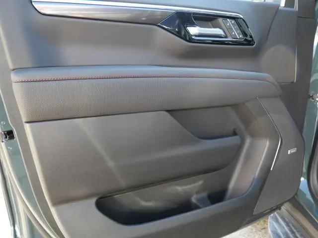 2026 Chevrolet Suburban RST, 4WD