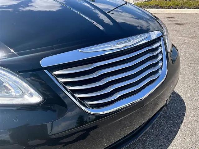 2011 Chrysler 200 Touring