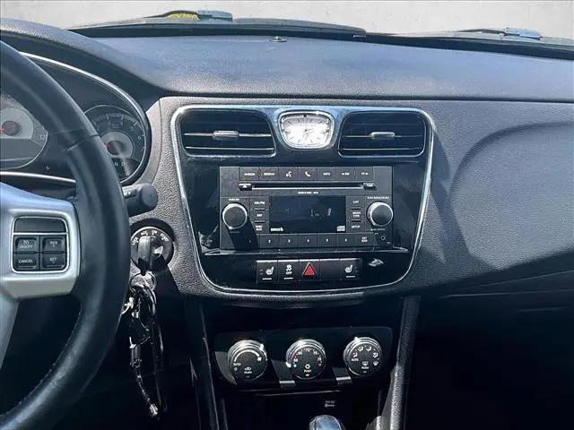 2011 Chrysler 200 Touring