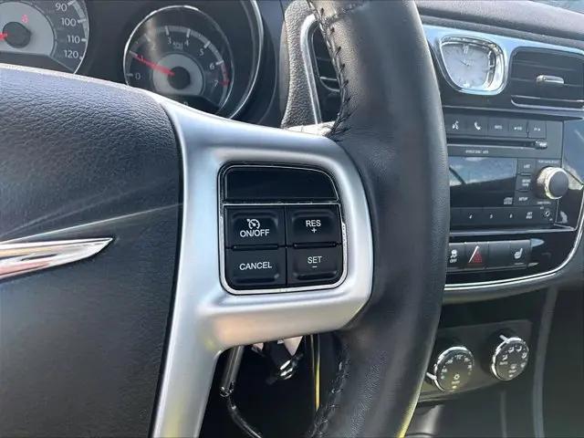2011 Chrysler 200 Touring