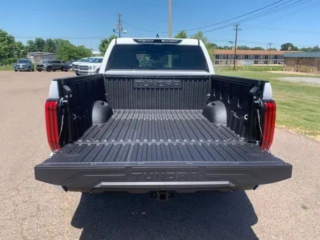 2026 Toyota Tundra SR5 CrewMax 5.5' Bed