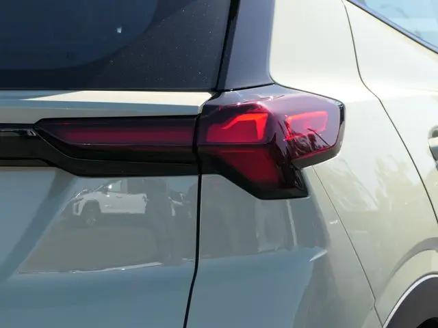 2027 Chevrolet Bolt LT FWD