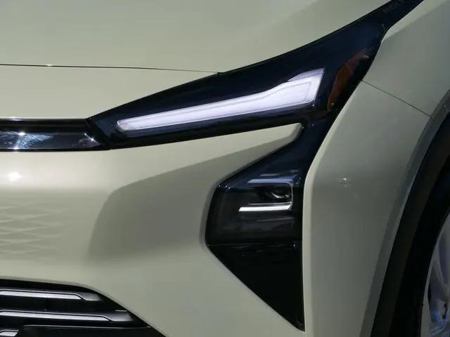 2027 Chevrolet Bolt LT FWD