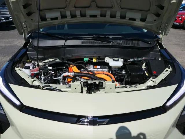 2027 Chevrolet Bolt LT FWD
