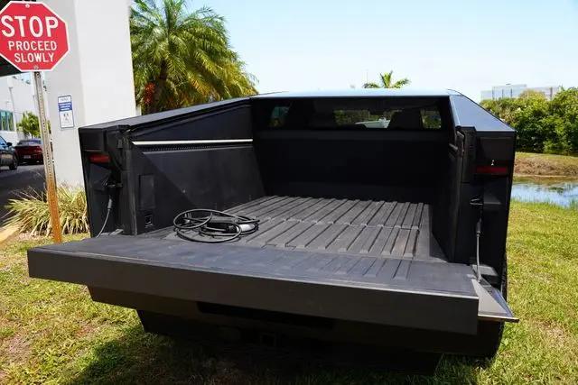2024 Tesla Cybertruck All-Wheel Drive