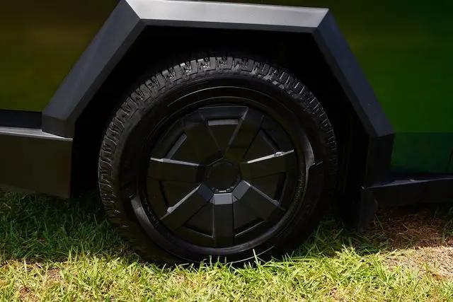2024 Tesla Cybertruck All-Wheel Drive