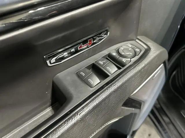 2022 GMC Sierra 1500 4WD Crew Cab Short Box AT4X