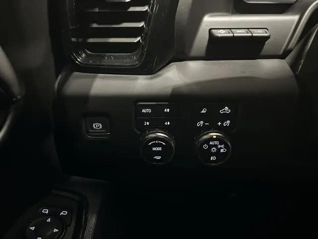 2022 GMC Sierra 1500 4WD Crew Cab Short Box AT4X