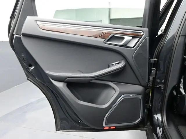 2023 Porsche Macan S
