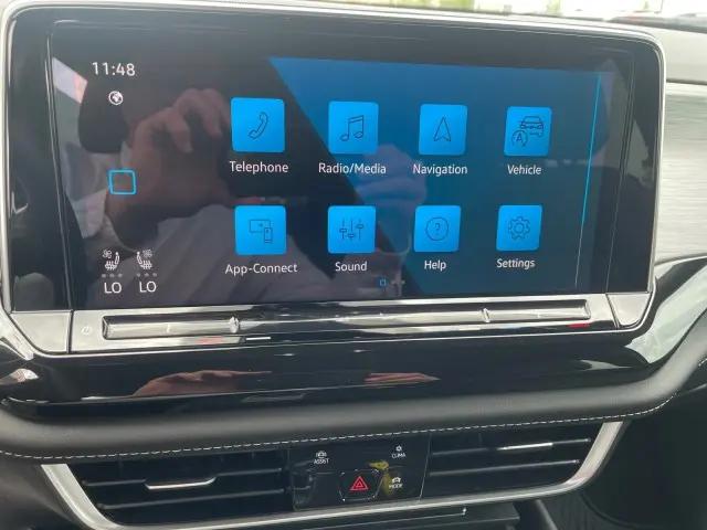 2026 Volkswagen Atlas Cross Sport SE