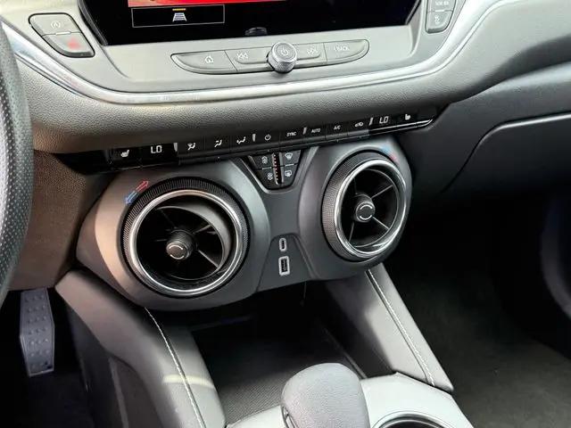 2025 Chevrolet Blazer FWD 2LT