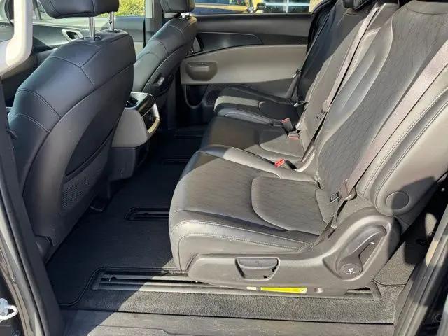2025 Kia Carnival MPV LXS