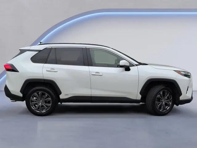 2022 Toyota RAV4 Hybrid XLE Premium