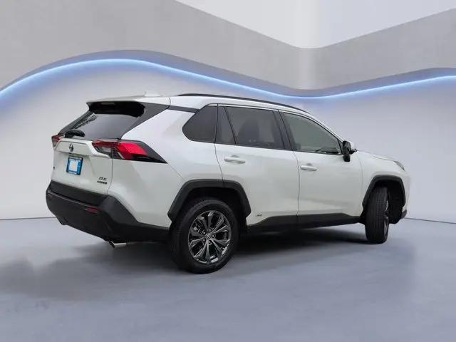 2022 Toyota RAV4 Hybrid XLE Premium