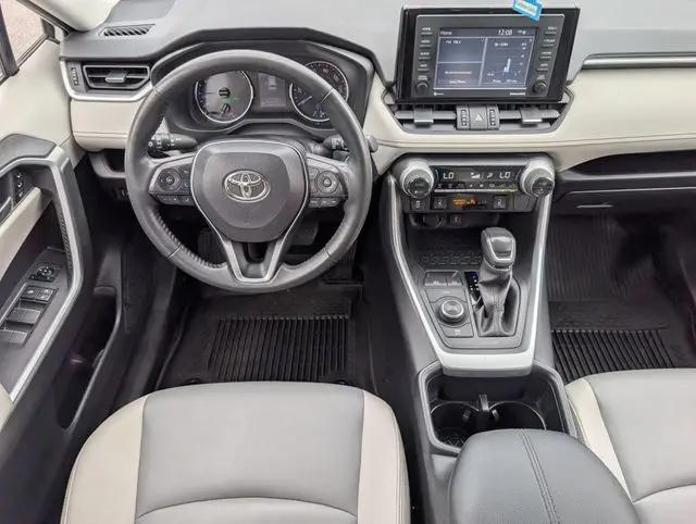 2022 Toyota RAV4 Hybrid XLE Premium