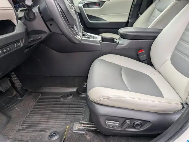 2022 Toyota RAV4 Hybrid XLE Premium
