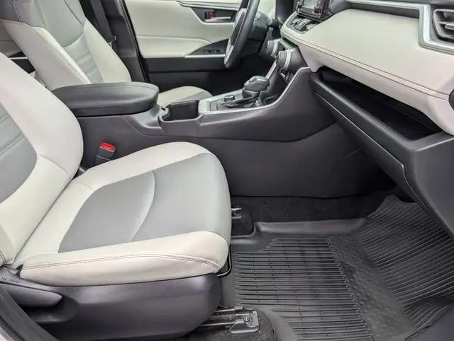 2022 Toyota RAV4 Hybrid XLE Premium