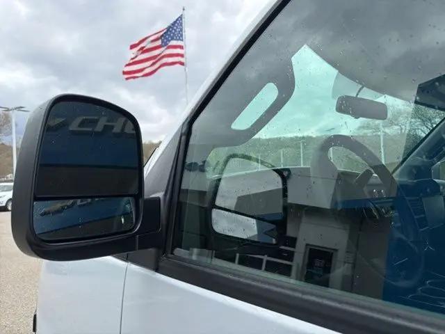 2026 Chevrolet Express Cargo Van 2500 Regular Wheelbase, WT, RWD