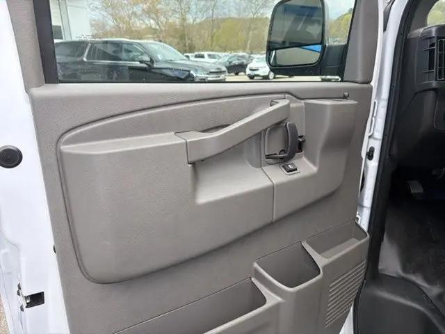 2026 Chevrolet Express Cargo Van 2500 Regular Wheelbase, WT, RWD