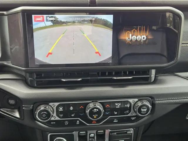 2024 Jeep Wrangler 4-Door Sahara 4x4