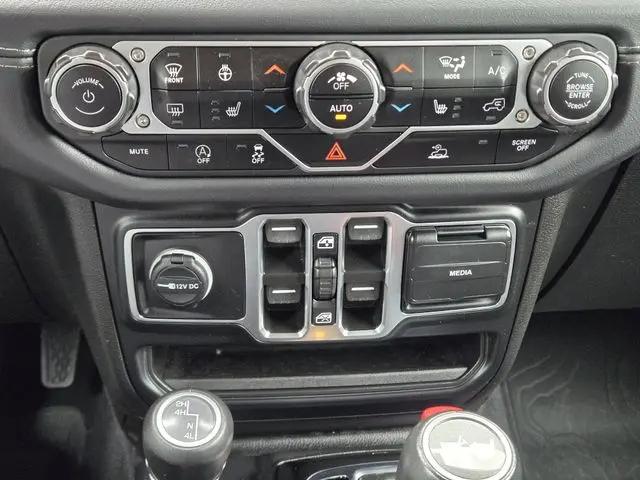 2024 Jeep Wrangler 4-Door Sahara 4x4