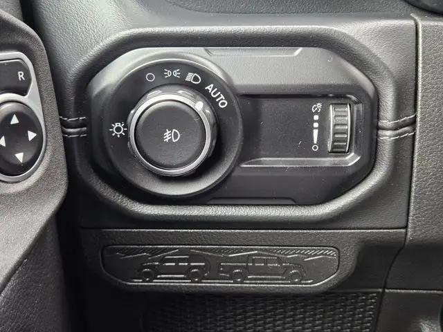 2024 Jeep Wrangler 4-Door Sahara 4x4