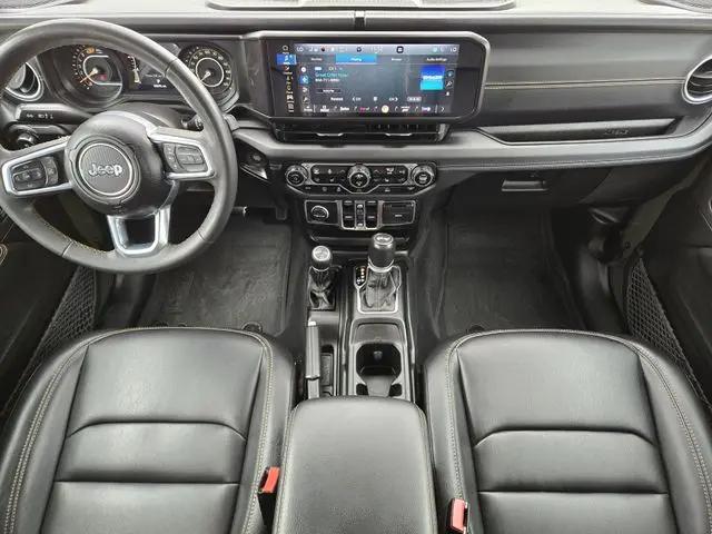 2024 Jeep Wrangler 4-Door Sahara 4x4