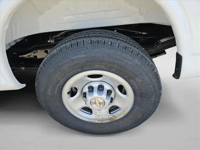 2026 Chevrolet Express Cargo Van 2500 Regular Wheelbase, WT, RWD