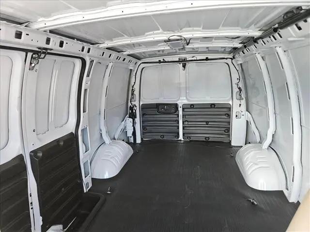 2026 Chevrolet Express Cargo Van 2500 Regular Wheelbase, WT, RWD