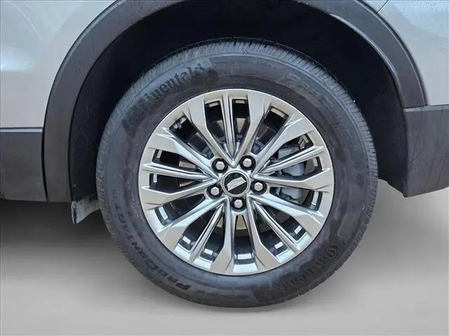 2025 Cadillac XT4 FWD Premium Luxury
