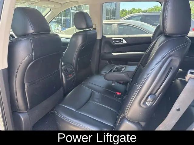 2017 Nissan Pathfinder SL