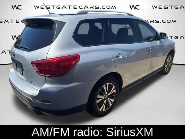 2017 Nissan Pathfinder SL