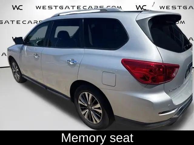 2017 Nissan Pathfinder SL