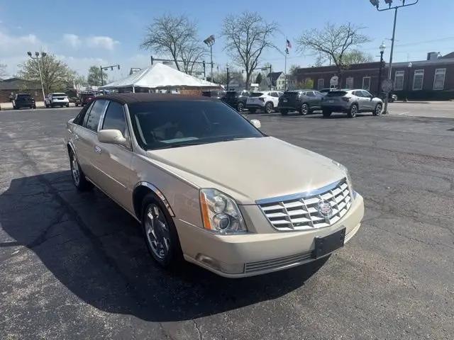 2011 Cadillac DTS Standard