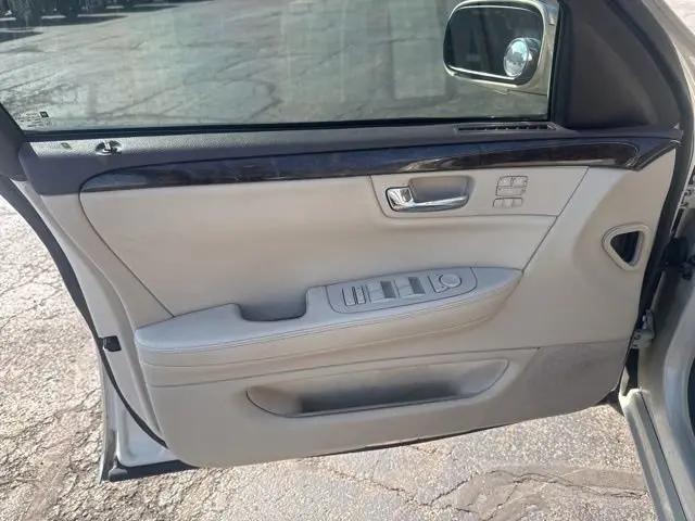 2011 Cadillac DTS Standard