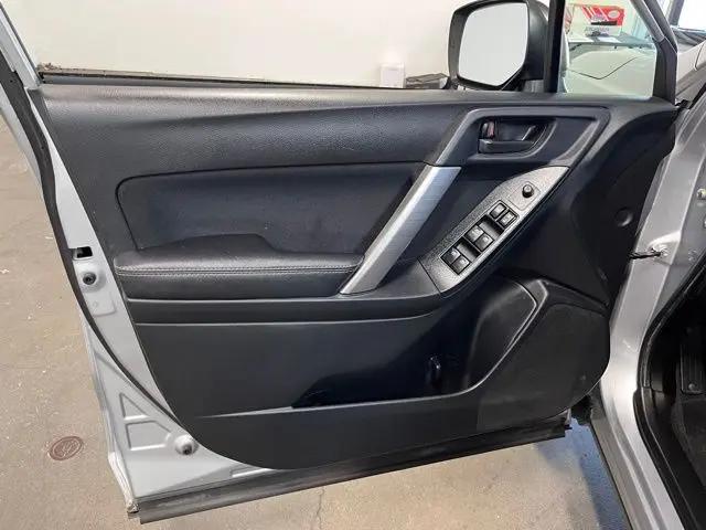 2016 Subaru Forester 2.5i
