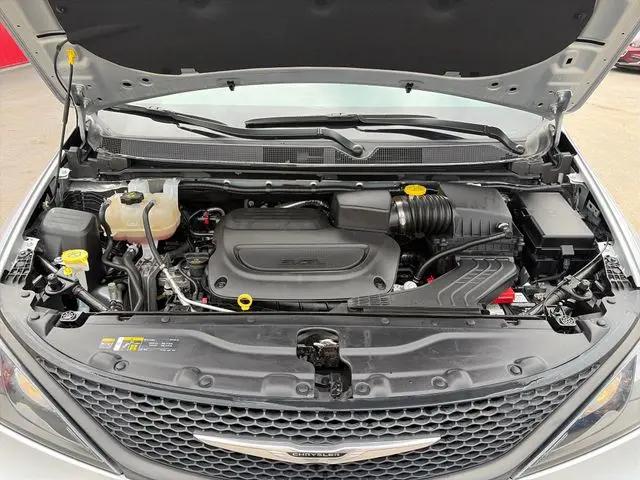 2023 Chrysler Voyager LX