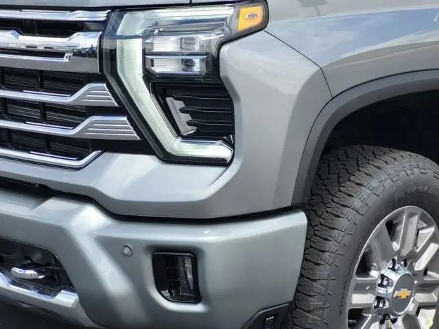 2026 Chevrolet Silverado 2500HD Crew Cab, Long Bed, High Country, 4WD