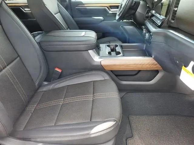 2026 Chevrolet Silverado 2500HD Crew Cab, Long Bed, High Country, 4WD