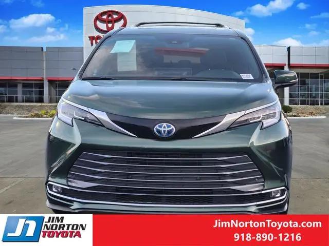 2025 Toyota Sienna Limited