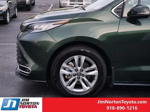 2025 Toyota Sienna Limited