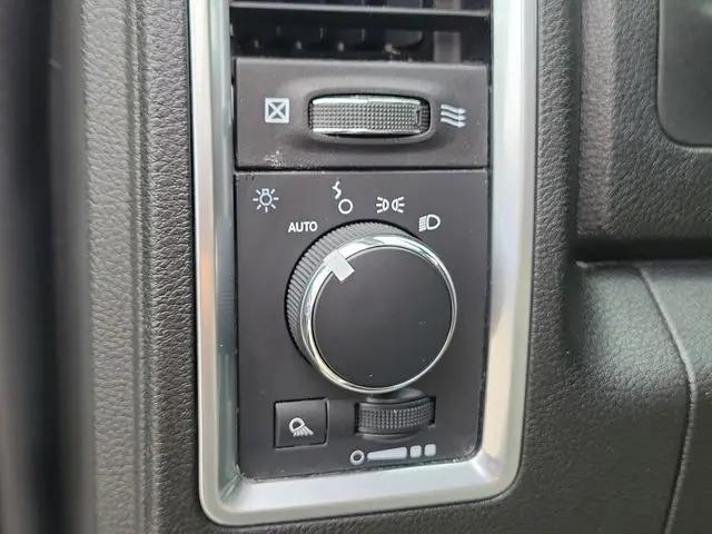 2024 Ram 1500 Classic SLT Quad Cab 4x2 6'4" Box