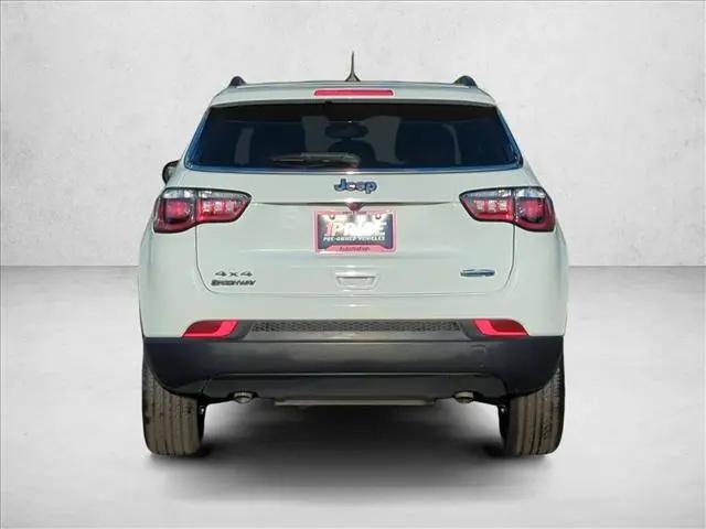 2023 Jeep Compass Latitude Lux FWD