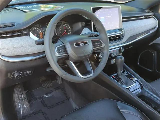 2023 Jeep Compass Latitude Lux FWD