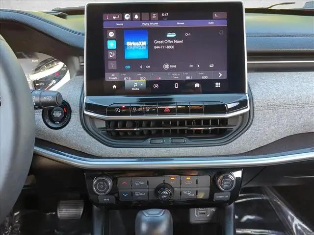 2023 Jeep Compass Latitude Lux FWD