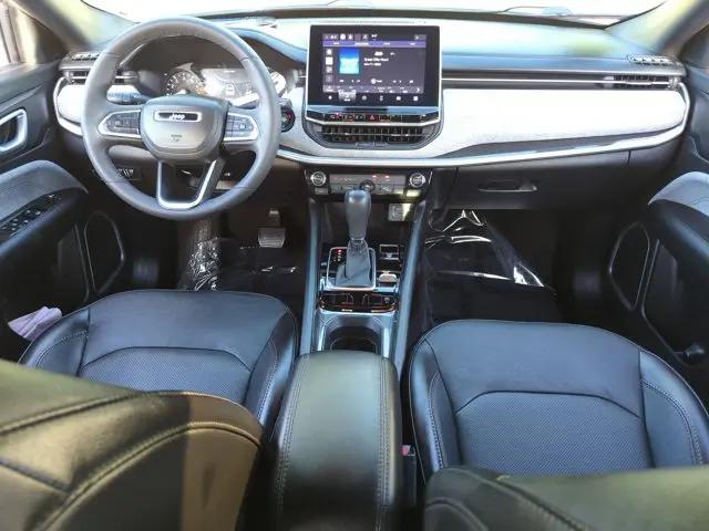 2023 Jeep Compass Latitude Lux FWD