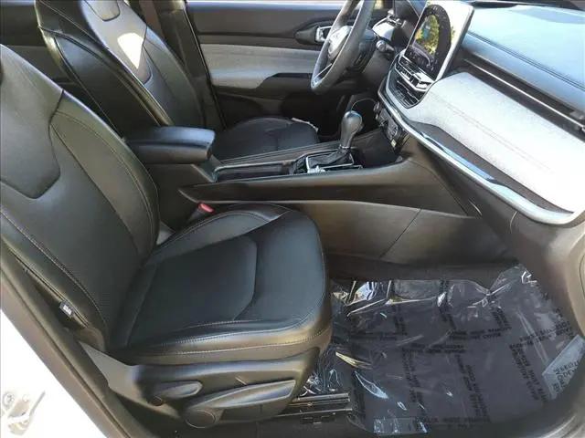2023 Jeep Compass Latitude Lux FWD