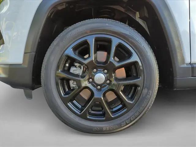 2023 Jeep Compass Latitude Lux FWD