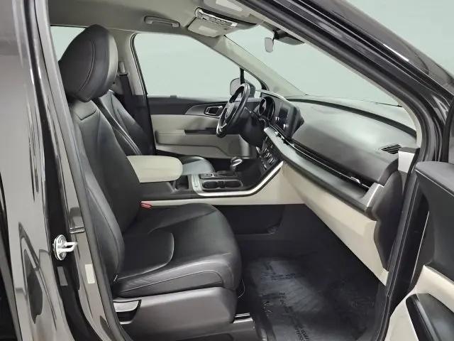 2023 Kia Carnival MPV LX Seat Package